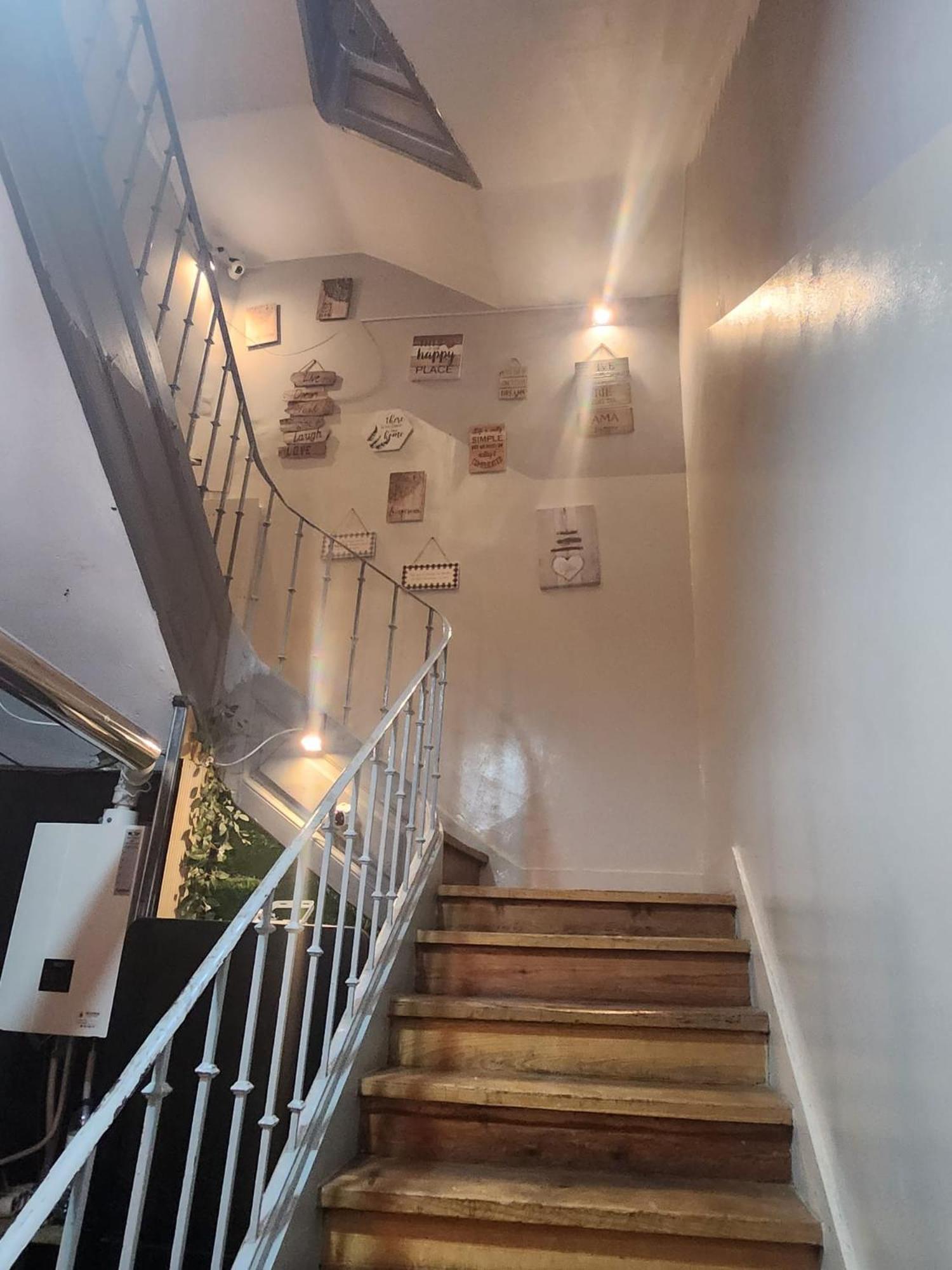 Daora Lisbon Low Cost Hostel المظهر الخارجي الصورة