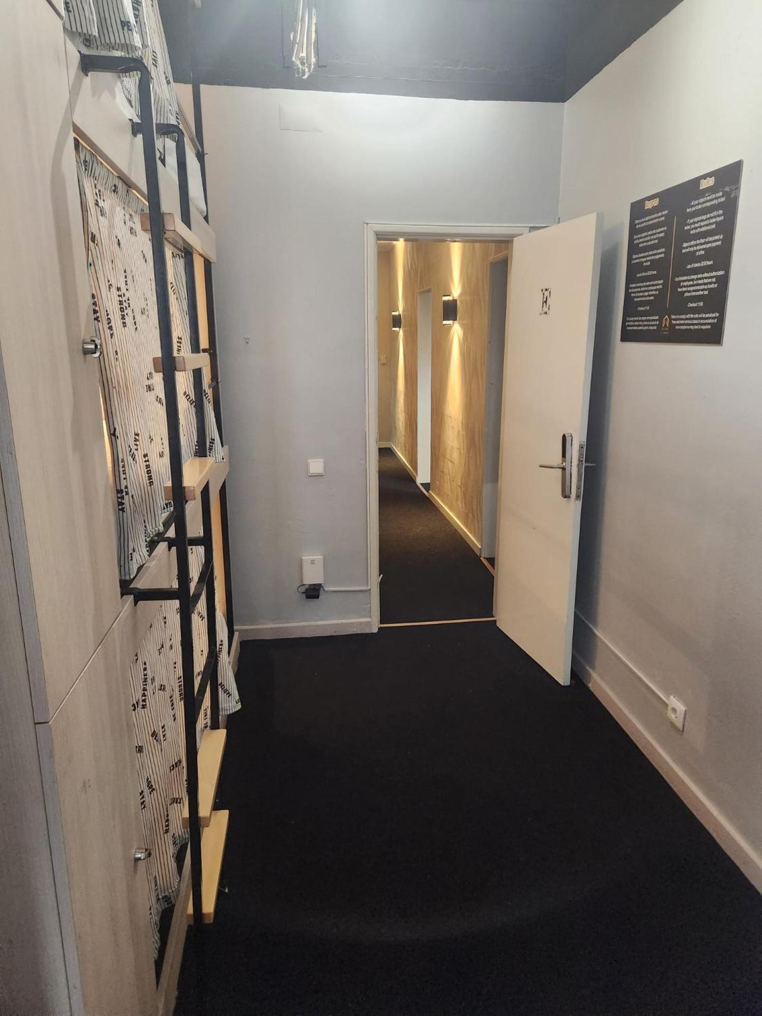 Daora Lisbon Low Cost Hostel المظهر الخارجي الصورة