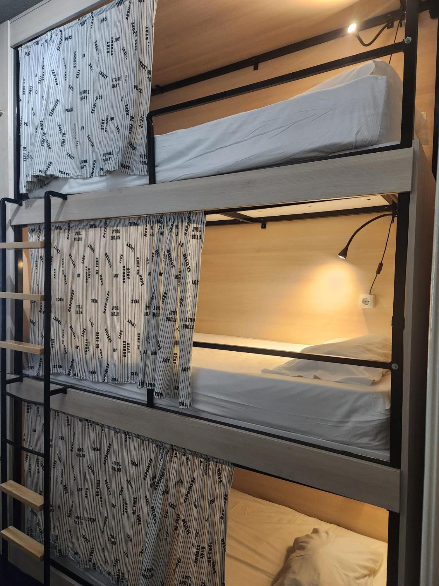 Daora Lisbon Low Cost Hostel المظهر الخارجي الصورة